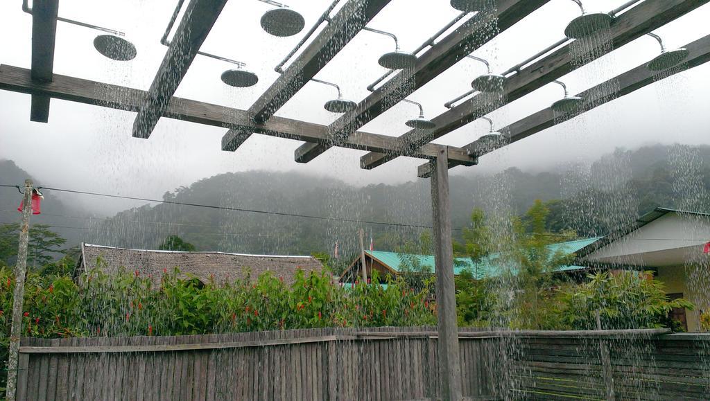 Kampung Poring Kinabalu Poring Vacation Lodge מראה חיצוני תמונה
