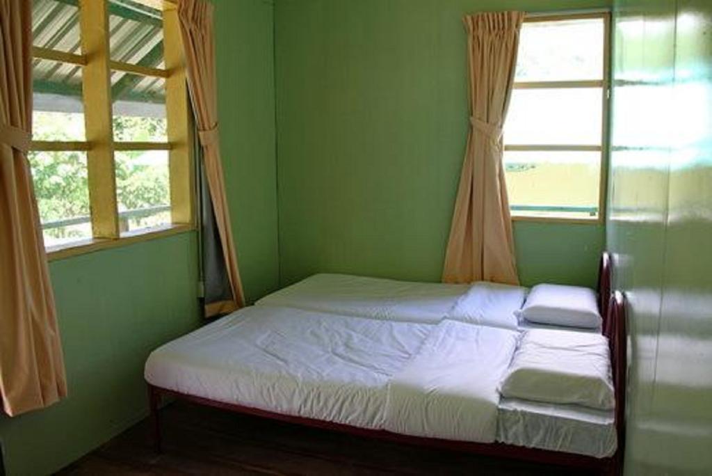 Kampung Poring Kinabalu Poring Vacation Lodge מראה חיצוני תמונה
