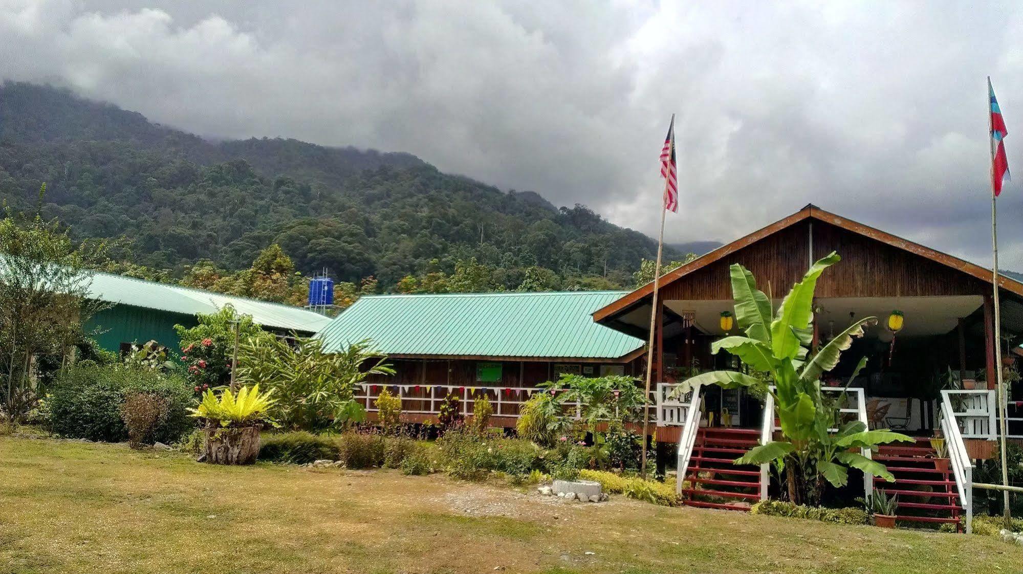 Kampung Poring Kinabalu Poring Vacation Lodge מראה חיצוני תמונה