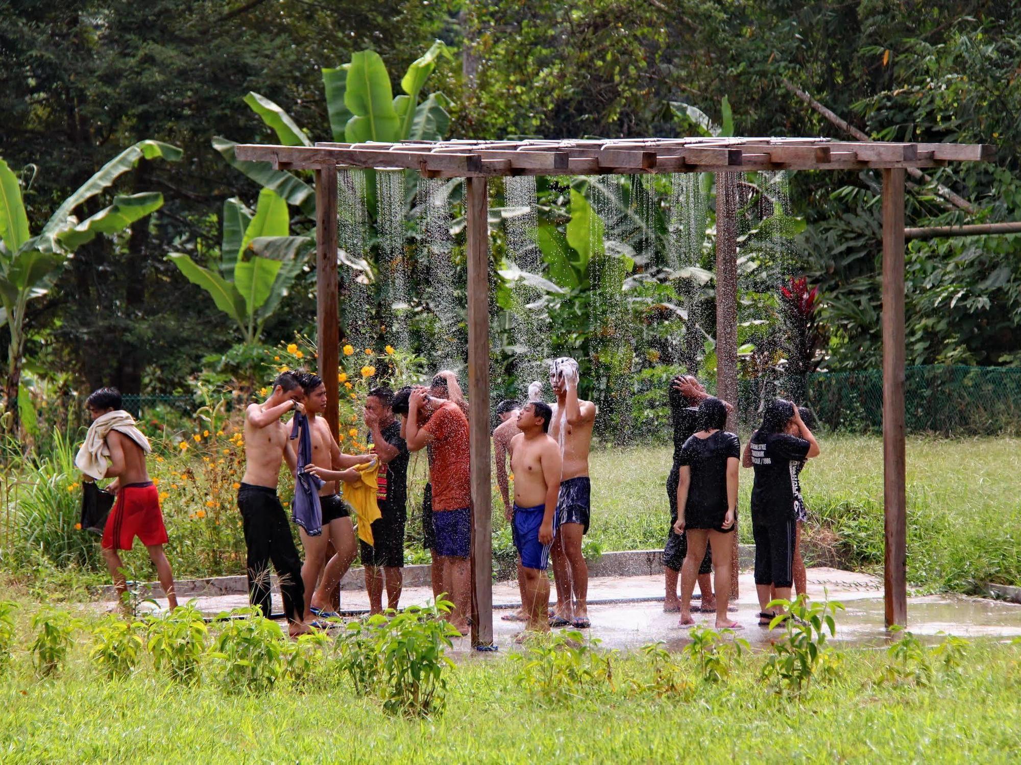 Kampung Poring Kinabalu Poring Vacation Lodge מראה חיצוני תמונה
