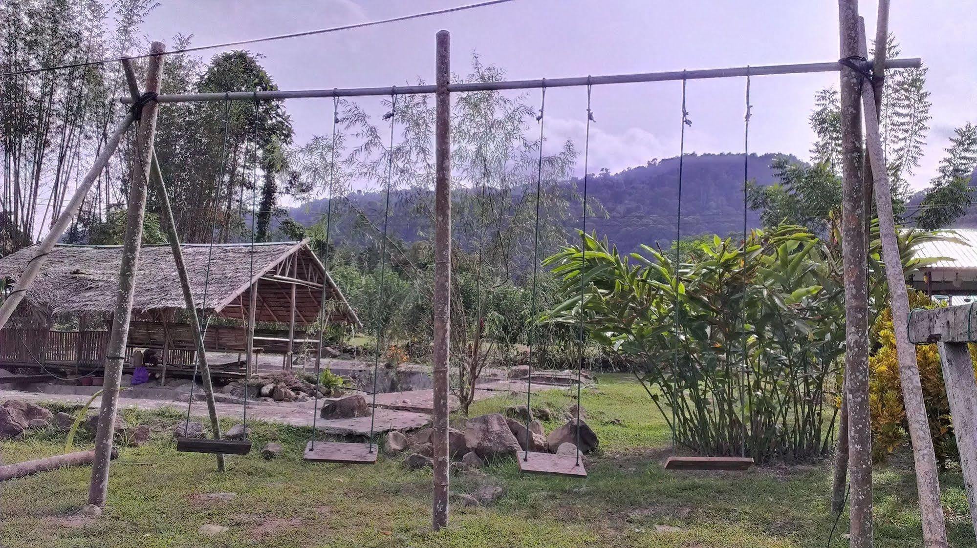 Kampung Poring Kinabalu Poring Vacation Lodge מראה חיצוני תמונה